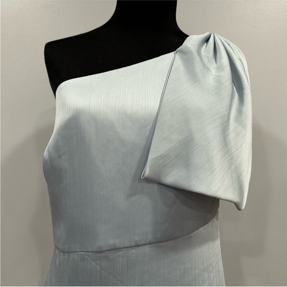 Sachin & Babi Chelsea Gown - Picture 6 of 12